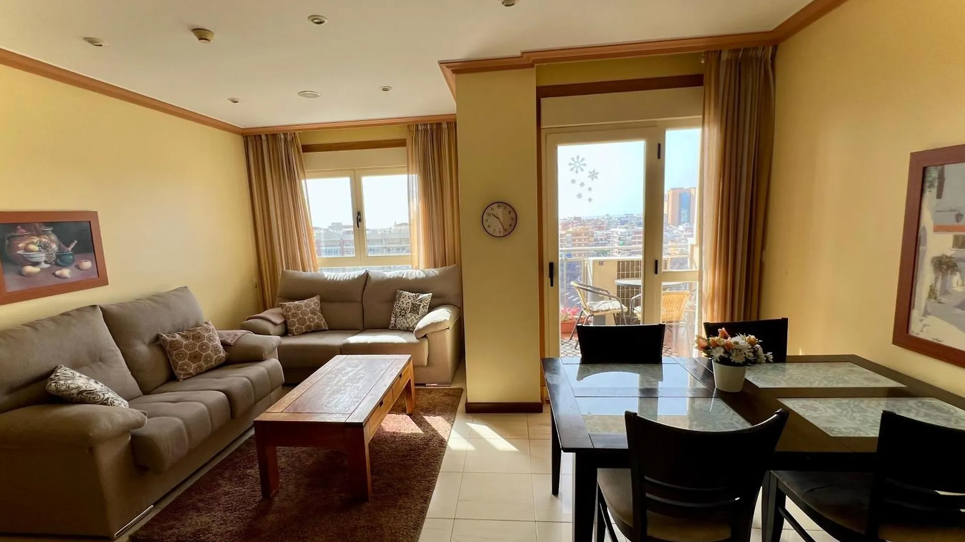 Mediterraneo Real Beach And Pool Apartment فوينخيرولا 0*,  إسبانيا
